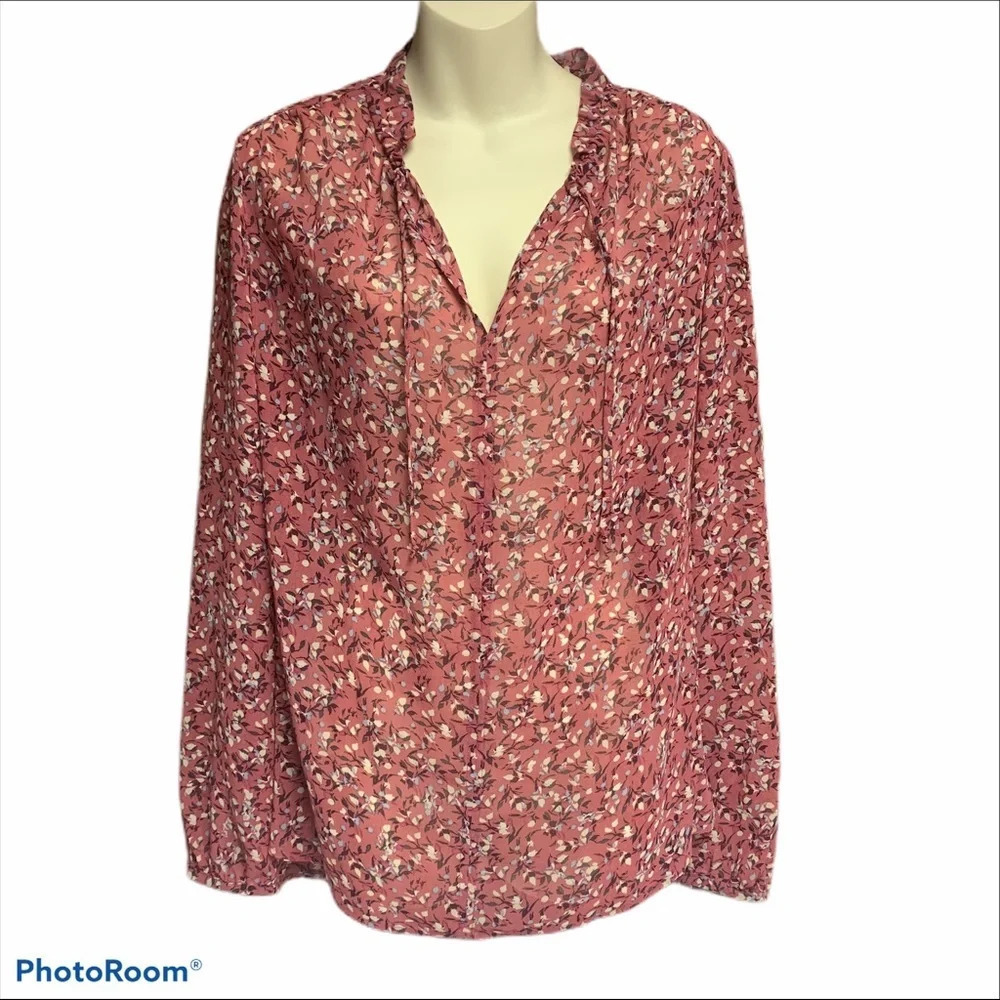 Simply styled ruffled neck blouse size L. NWT